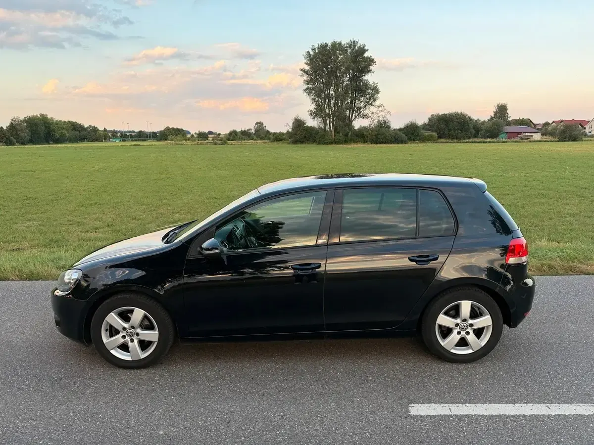 Gebraucht VW Golf VII Style 105 PS (77 kW) 2012 Schwarz Kleinwagen