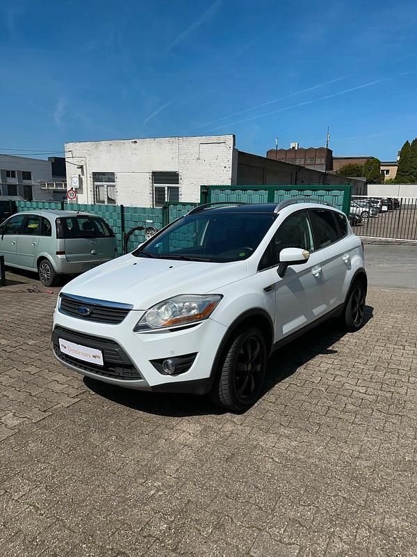 Używany Ford Kuga 163 KM (119 kW) 2012 Biały SUV