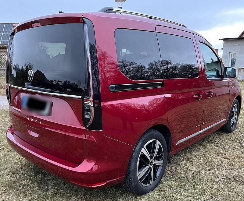 Gebraucht VW Caddy Style 122 PS (89 kW) 2022 Rot Van / Kleinbus