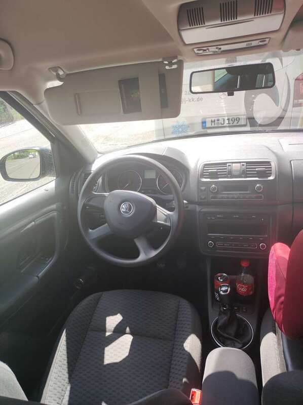 Schwarz Gebraucht 2013 Skoda Roomster Plus Edition Kombi | 3.200 € (Guter Preis) - Bild 1/4