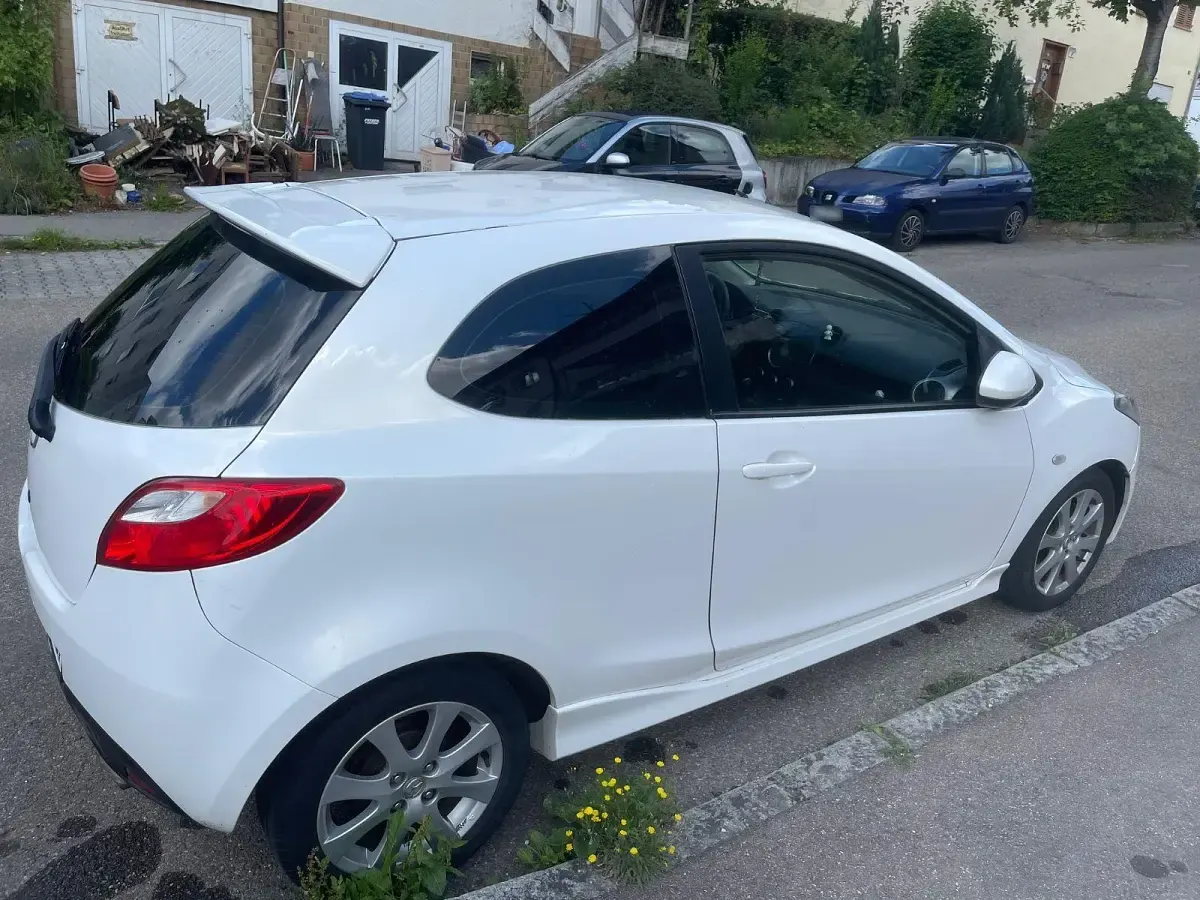 Gebraucht Mazda 2 Dynamic 103 PS (75 kW) 2009 Weiß Kleinwagen