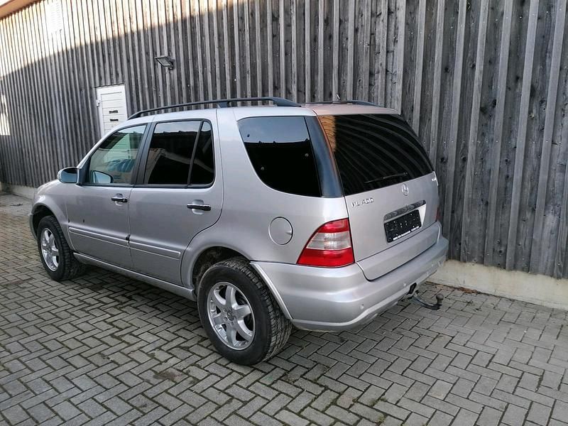 Gebraucht Mercedes ML400 250 PS (183 kW) 2004 Silber SUV