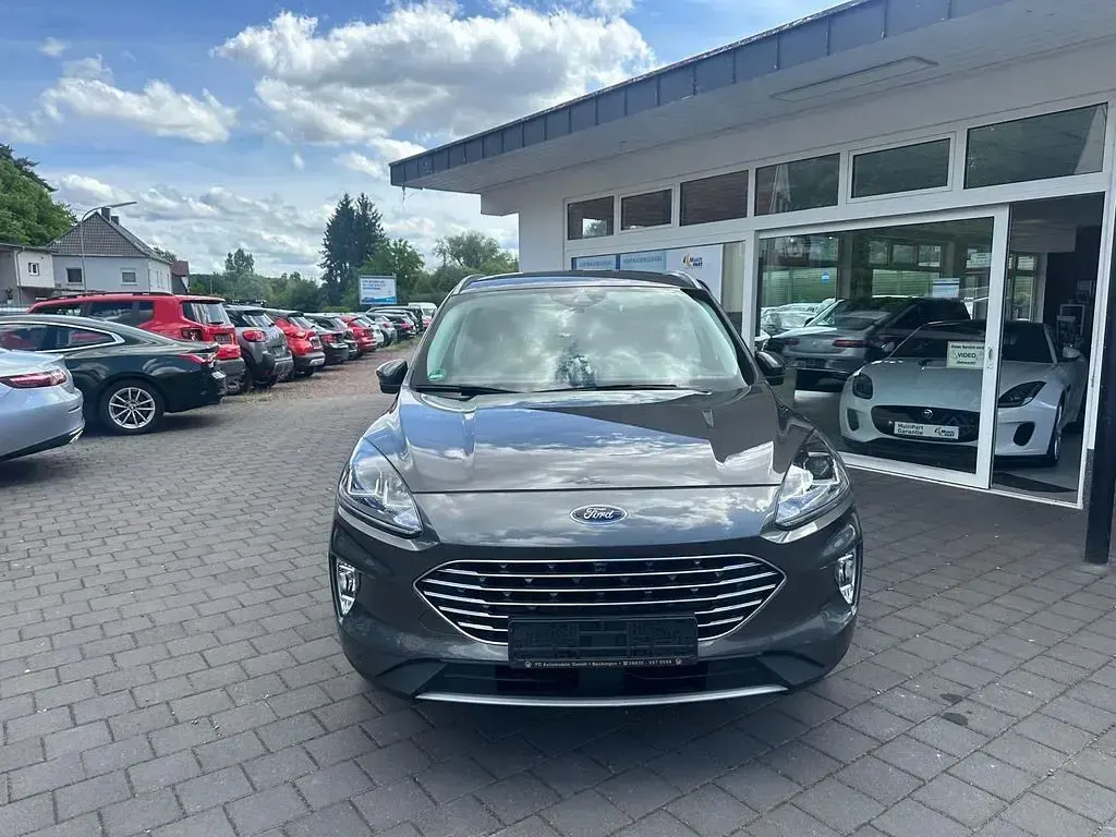 Gebraucht Ford Kuga Titanium 152 PS (111 kW) 2021 Grau SUV