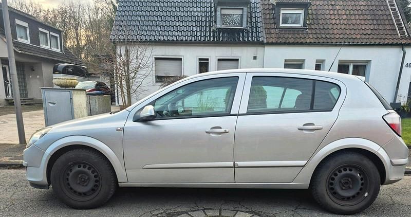 Gebraucht Opel Astra 101 PS (74 kW) 2004 Silber Kleinwagen