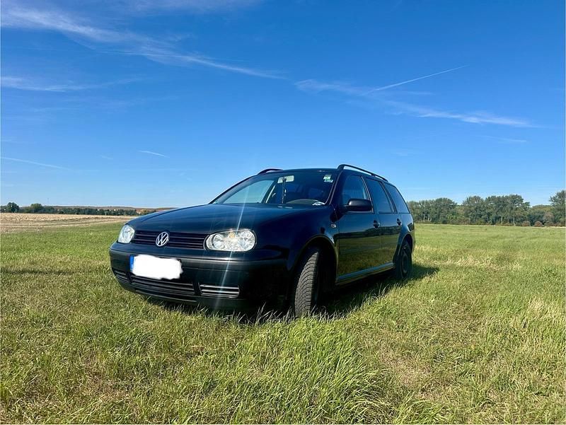 Schwarz Gebraucht 2004 VW Golf IV Kombi | 2.000 € (Guter Preis) - Bild 1/4