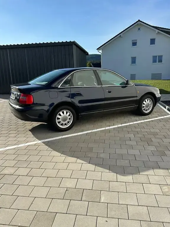 Gebraucht Audi A4 Design 193 PS (141 kW) 1998 Blau Limousine