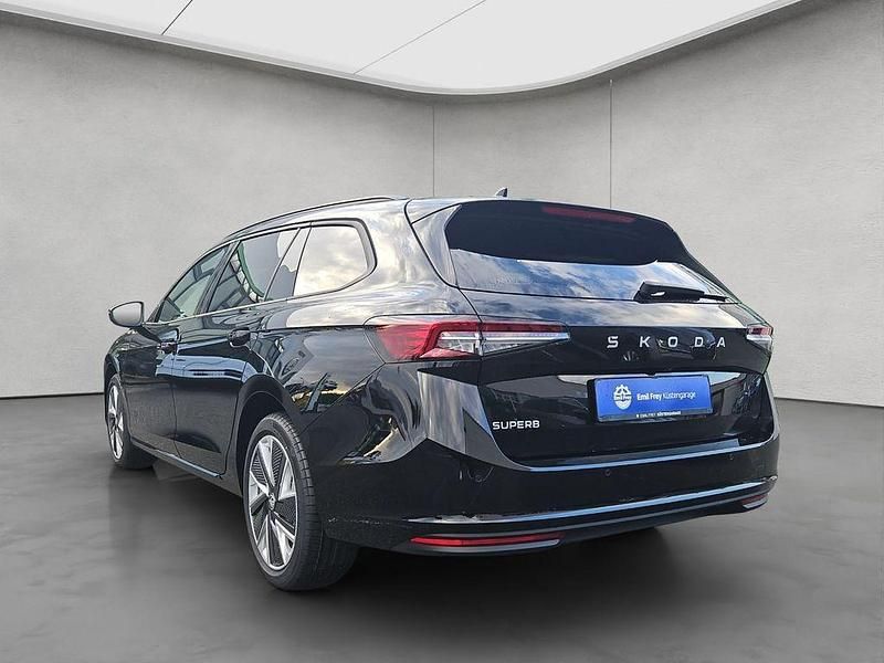 Gebraucht Skoda Superb Selection 150 PS (110 kW) 2026 Schwarz Kombi