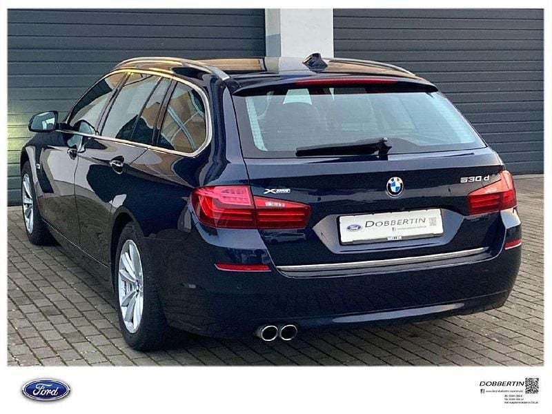 Gebraucht BMW 530 258 PS (189 kW) 2017 Imperialblau brillanteffekt me Kombi