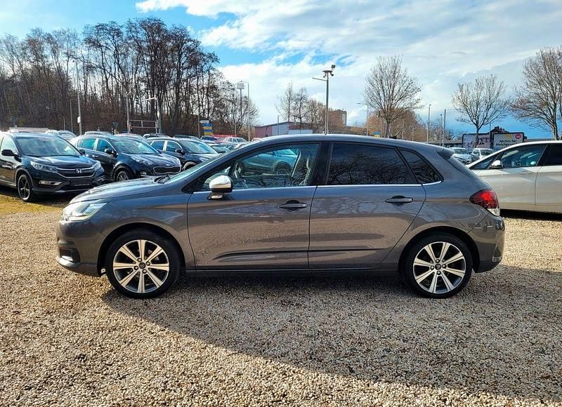 Gebraucht Citroën C4 SELECTION 131 PS (96 kW) 2015 Grau Limousine