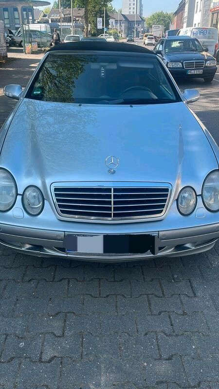 Silber Gebraucht 2000 Mercedes CLK320 Cabrio | 3.950 € (Superpreis) - Bild 1/4