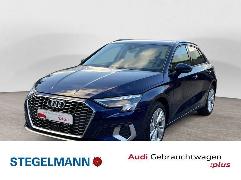 Navarrablau metallic Gebraucht 2024 Audi A3 Sportback e-tron Advanced Plus Limousine | 34.690 € (Teuer) - Bild 1/4