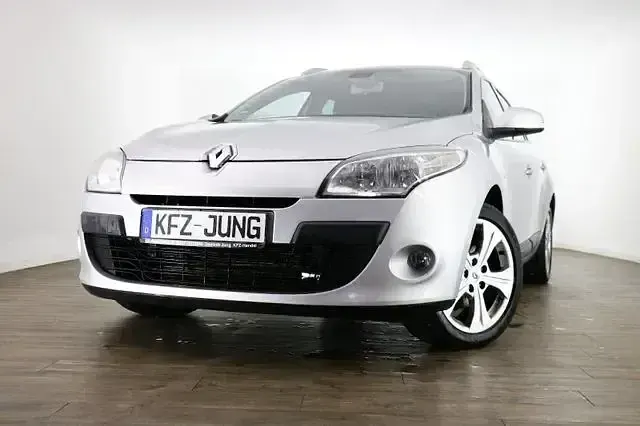Gebraucht Renault Mégane III Dynamique 131 PS (96 kW) 2011 Grau Limousine