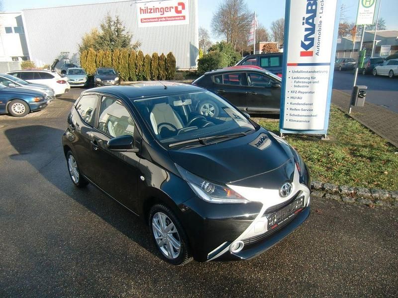 Schwarz Gebraucht 2017 Toyota Aygo X-play Kleinwagen | 8.590 € (Fairer Preis) - Bild 1/4