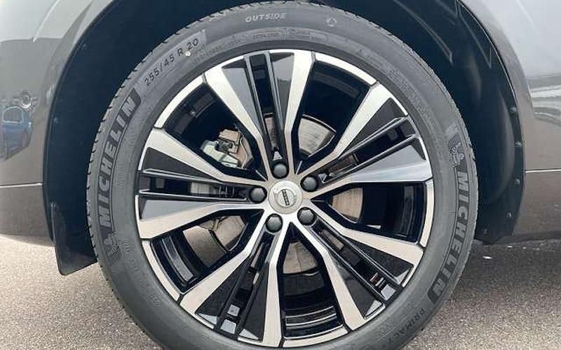 Gebraucht Volvo XC60 Plus 250 PS (183 kW) 2025 Platinum grey SUV