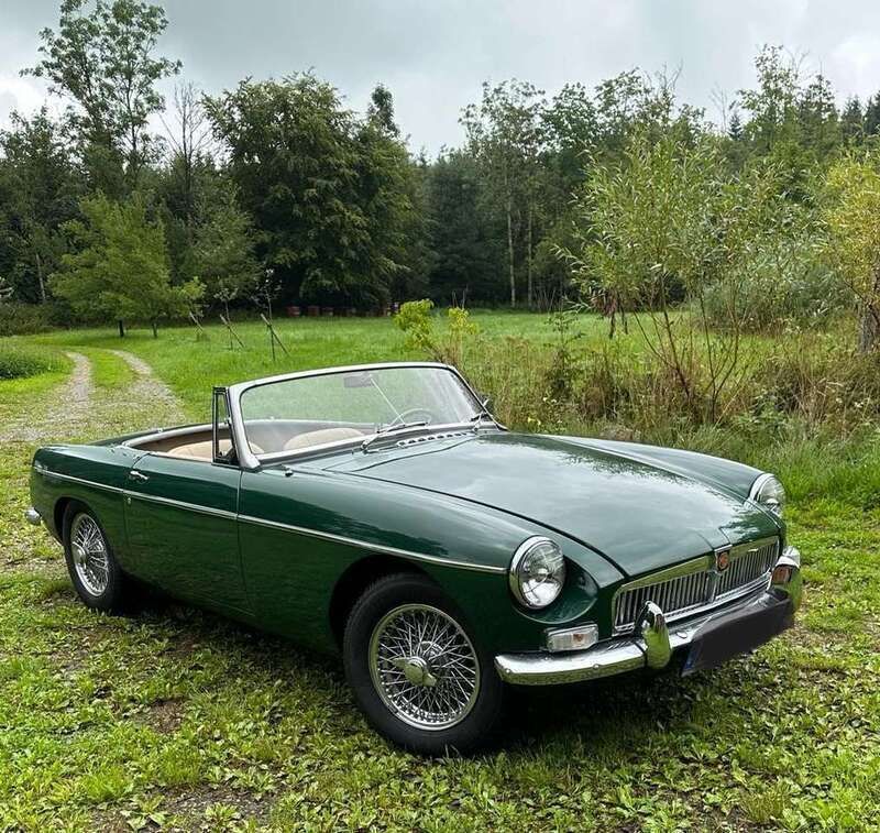 Grün Gebraucht 1965 MG B Cabrio | 26.800 € - Bild 1/4