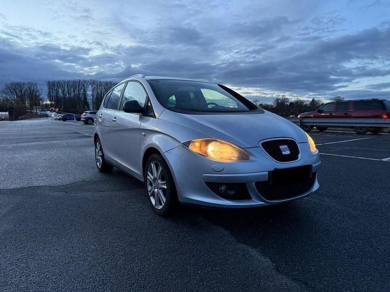 Gebraucht Seat Altea XL Comfort 140 PS (102 kW) 2009 Grau Van / Kleinbus