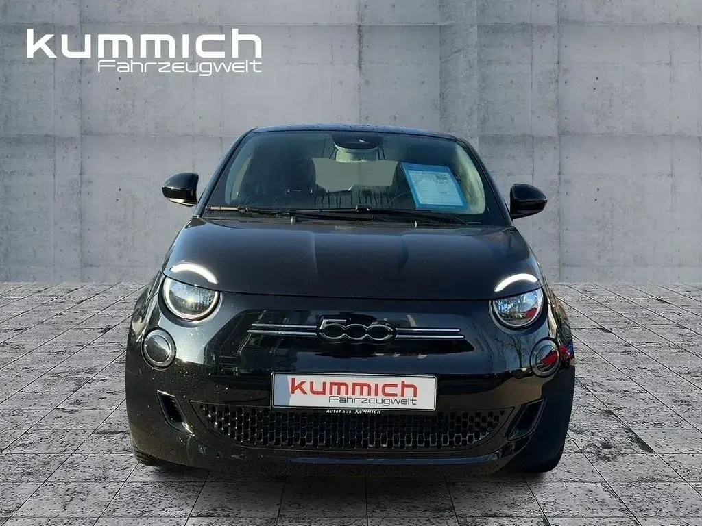 Gebraucht Fiat 500e Action 69 kW (95 PS) 2022 Schwarz Limousine