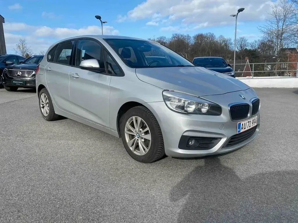 Gebraucht BMW 218 Active Tourer 150 PS (110 kW) 2015 Silber Van / Kleinbus