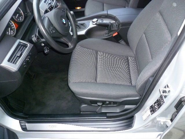 Gebraucht BMW 530 Sport Line 218 PS (160 kW) 2004 Silber metallic Limousine