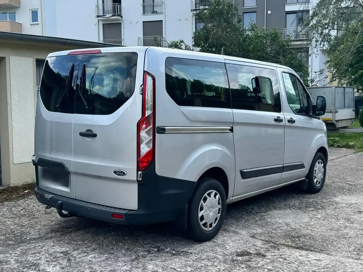 Gebraucht Ford Transit Custom 131 PS (96 kW) 2017 Silber Van / Kleinbus