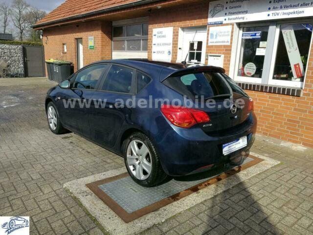 Gebraucht Opel Astra Innovation 110 PS (80 kW) 2011 Blau (metallic) Limousine