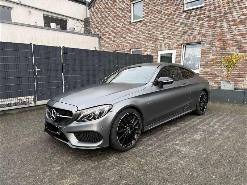 Gebraucht Mercedes C180 156 PS (114 kW) 2018 Grau Coupé