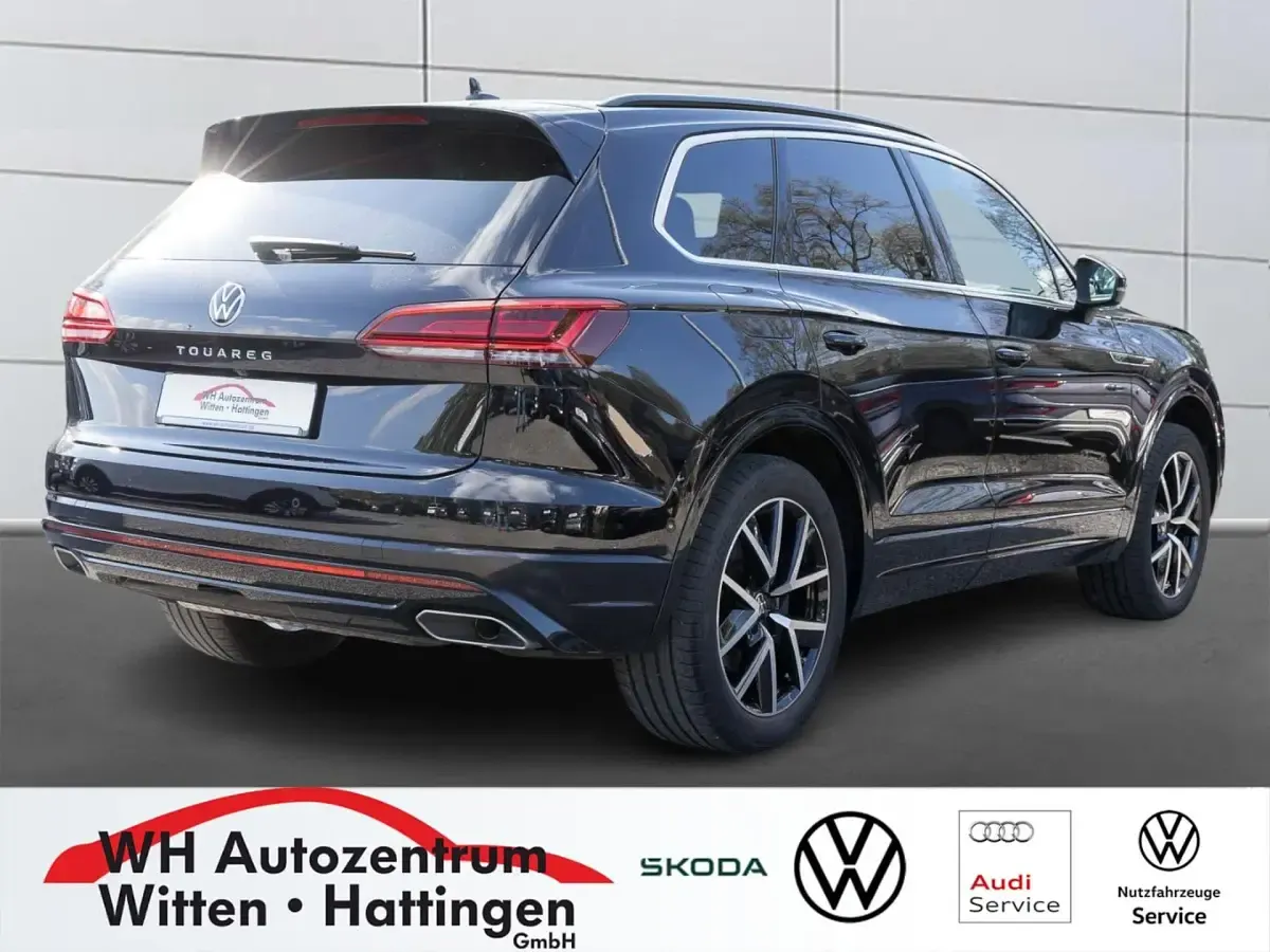Gebraucht VW Touareg R-line 340 PS (250 kW) 2022 Deep black perleffekt SUV