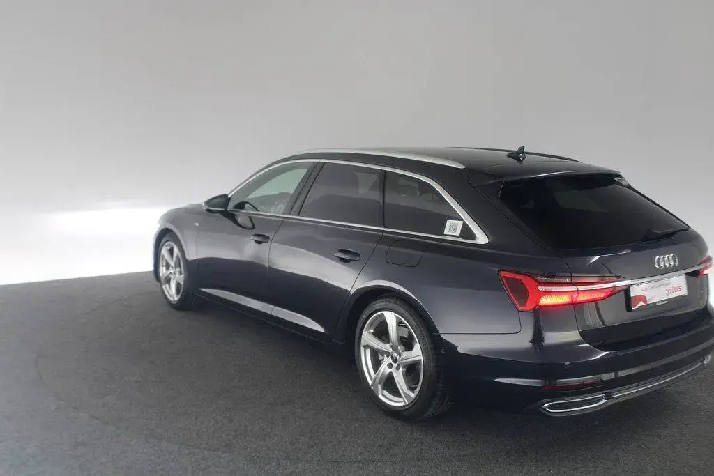 Gebraucht Audi A6 Ambiente 299 PS (219 kW) 2022 Firmamentblau metallic Kombi