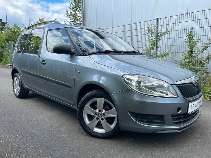 Platingrau metallic Gebraucht 2013 Skoda Roomster Kombi | 5.990 € (Fairer Preis) - Bild 1/4