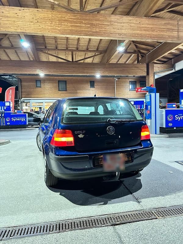 Gebraucht VW Golf IV 75 PS (55 kW) 1999 Blau Kleinwagen