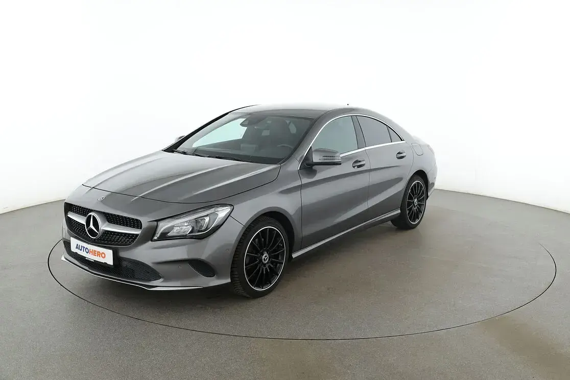 Gebraucht Mercedes CLA180 Urban 122 PS (89 kW) 2018 Limousine