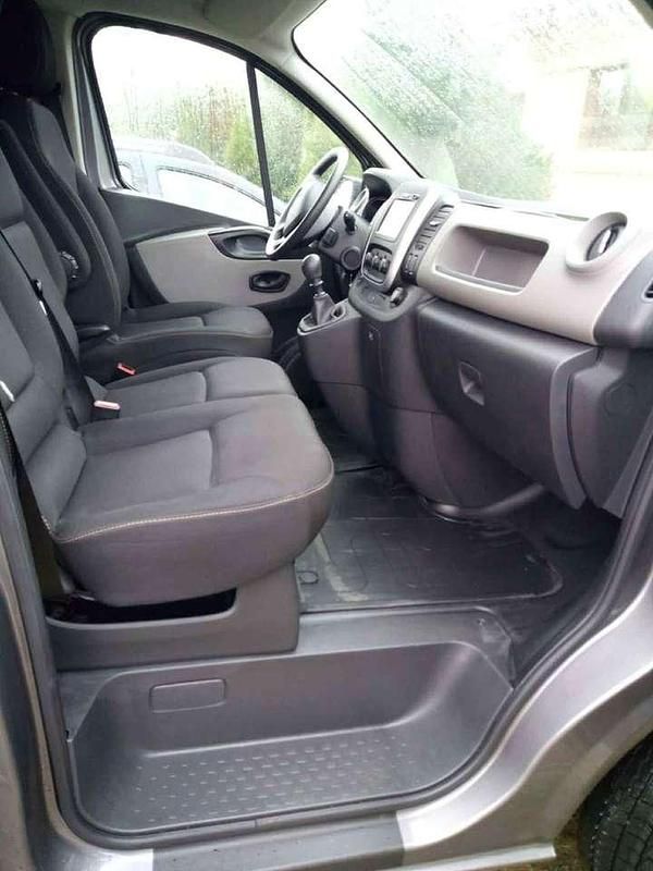 Gebraucht Renault Trafic 88 PS (64 kW) 2017 Grau Van / Kleinbus