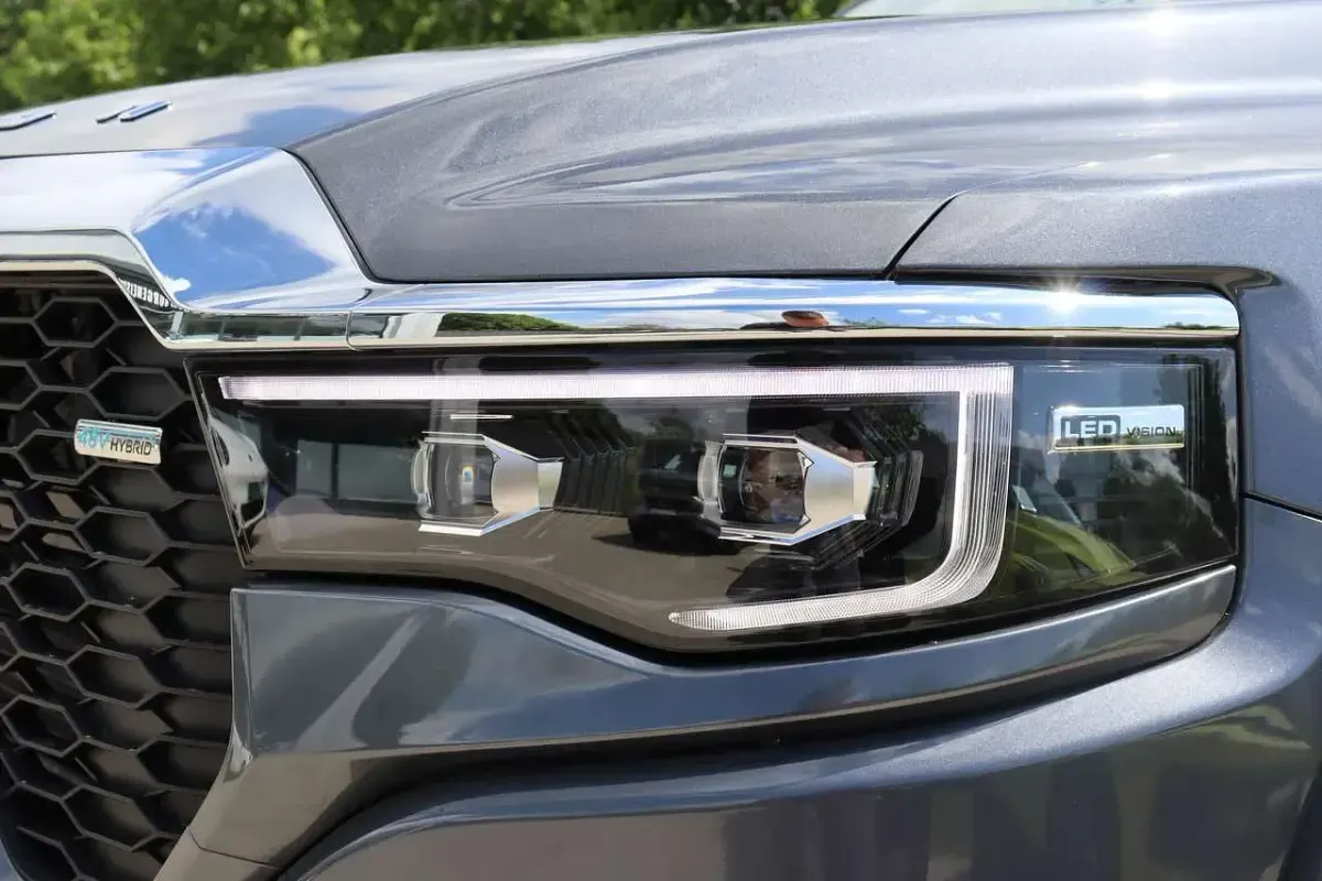 Neu Foton 4 159 PS (116 kW) 2026 Grau SUV
