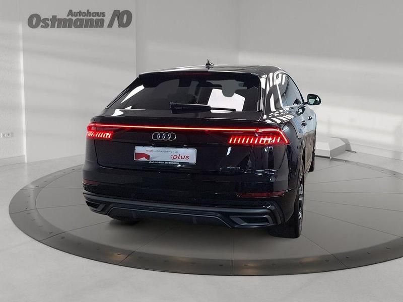 Gebraucht Audi Q8 S-Line 286 PS (210 kW) 2023 Mythosschwarz metallic SUV
