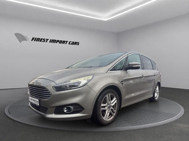Grau Gebraucht 2015 Ford S-MAX S Van / Kleinbus | 14.994 € (Fairer Preis) - Bild 1/4