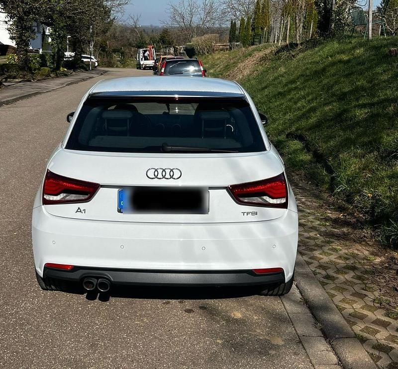Gebraucht Audi A1 Design 125 PS (91 kW) 2015 Weiß Kleinwagen