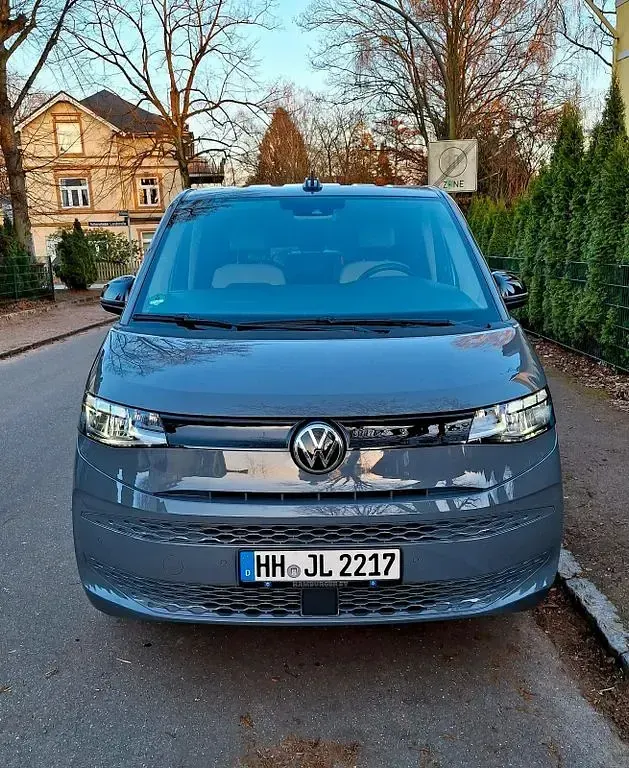 Używany VW T7 136 KM (100 kW) 2024 Szary Van