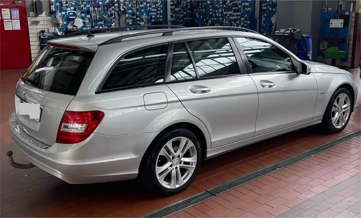Gebraucht Mercedes C200 136 PS (100 kW) 2012 Silber Kombi
