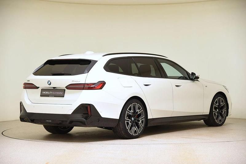 Gebraucht BMW 540 M Sport 286 PS (210 kW) 2025 Weiß Kombi