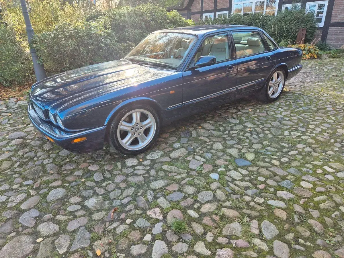 Brugt Jaguar XJR 363 HK (266 kW) 1998 Blå Sedan