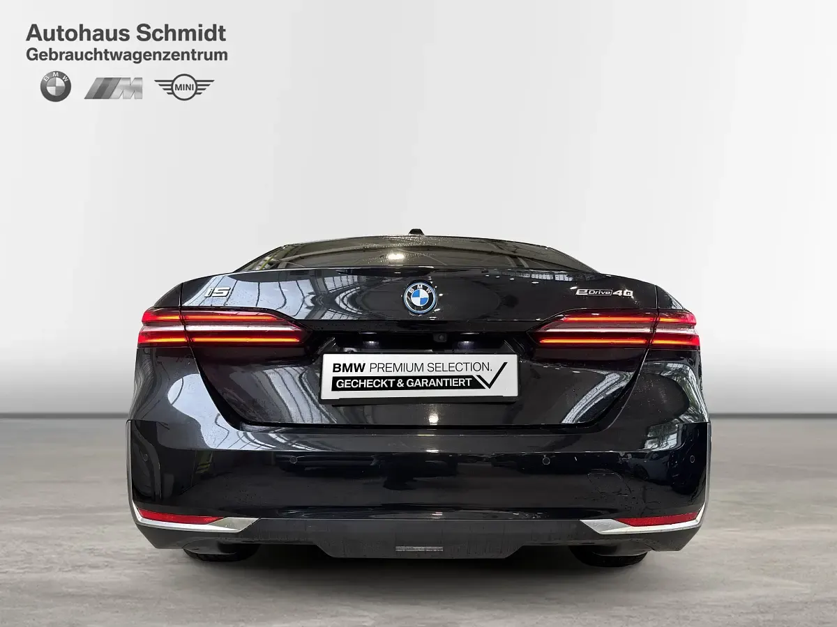 Gebraucht BMW i5 250 kW (340 PS) 2024 Saphirschwarz Limousine