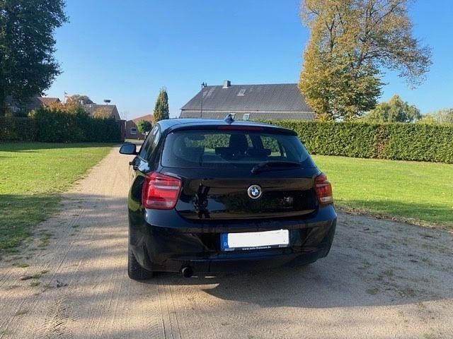 Gebraucht BMW 116 136 PS (100 kW) 2012 Schwarz Kleinwagen