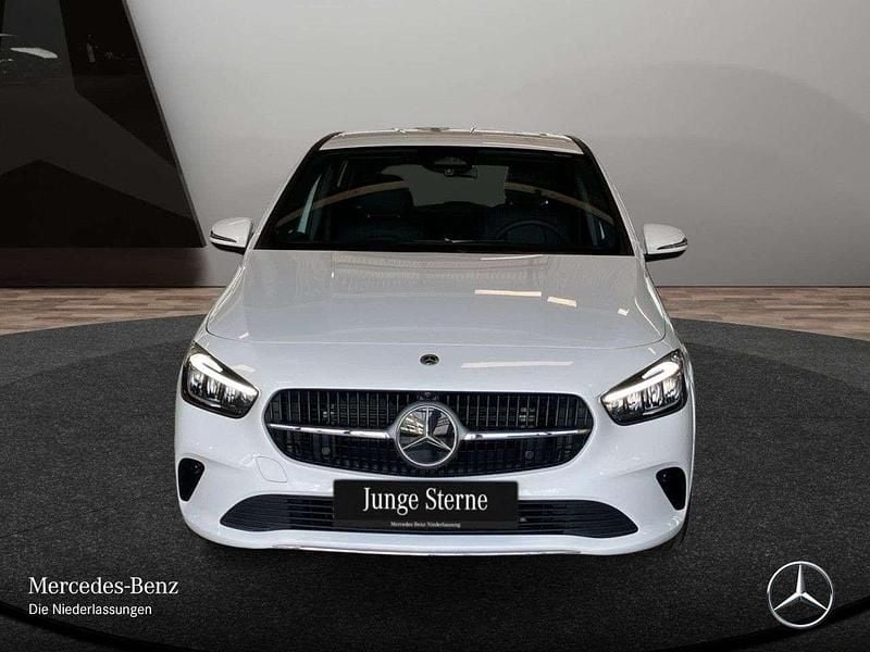 Gebraucht Mercedes B200 Advanced 163 PS (119 kW) 2025 Weiß Van / Kleinbus