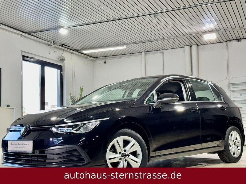 Schwarz Gebraucht 2020 VW Golf VIII Life Limousine | 16.980 € (Fairer Preis) - Bild 1/4