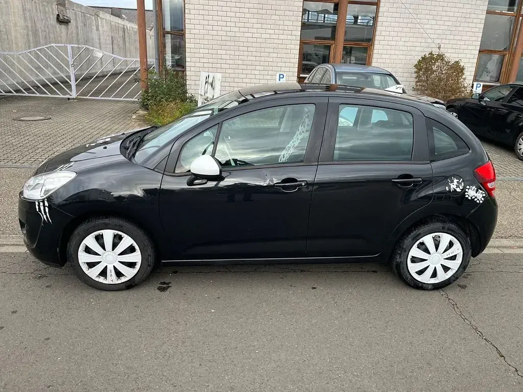 Used Citroën C3 Attraction 60 HP (44 kW) 2012 Black Sedan