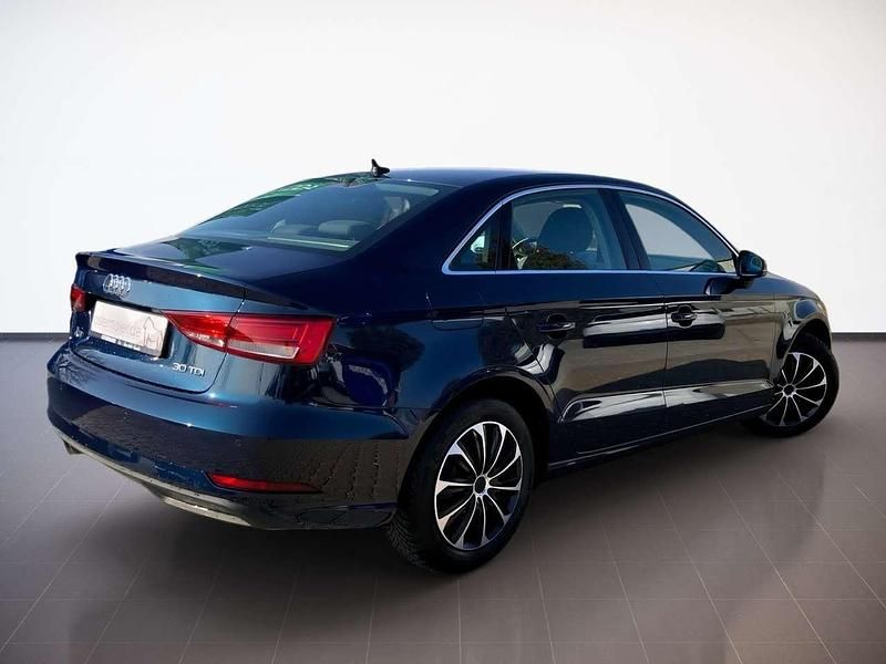 Gebraucht Audi A3 Design 116 PS (85 kW) 2018 Blau Limousine
