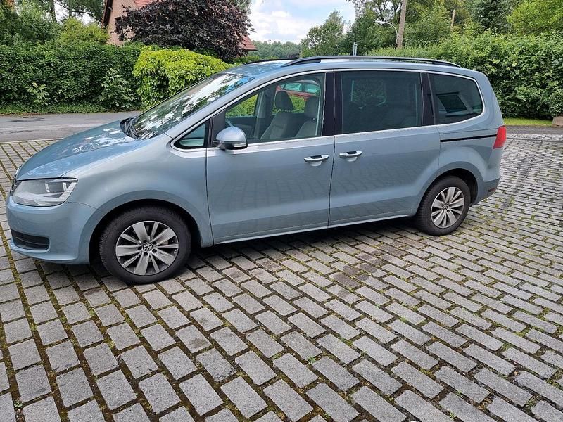 Grau Gebraucht 2010 VW Sharan Van / Kleinbus | 7.200 € (Guter Preis) - Bild 1/4