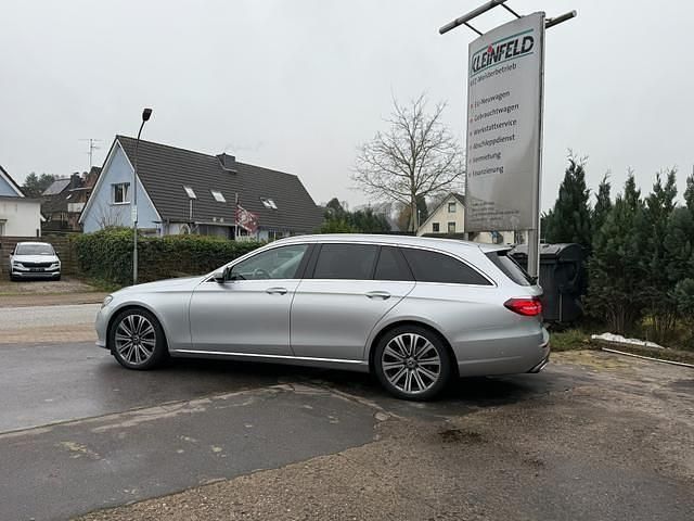 Gebraucht 2019 Mercedes E200 Avantgarde Kombi | 18.390 € (Guter Preis) - Bild 1/1