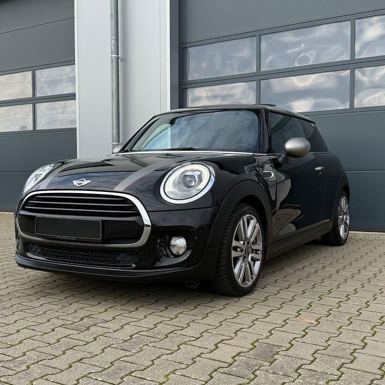Schwarz Gebraucht 2018 Mini Cooper D Seven Kleinwagen | 13.890 € (Fairer Preis) - Bild 1/4