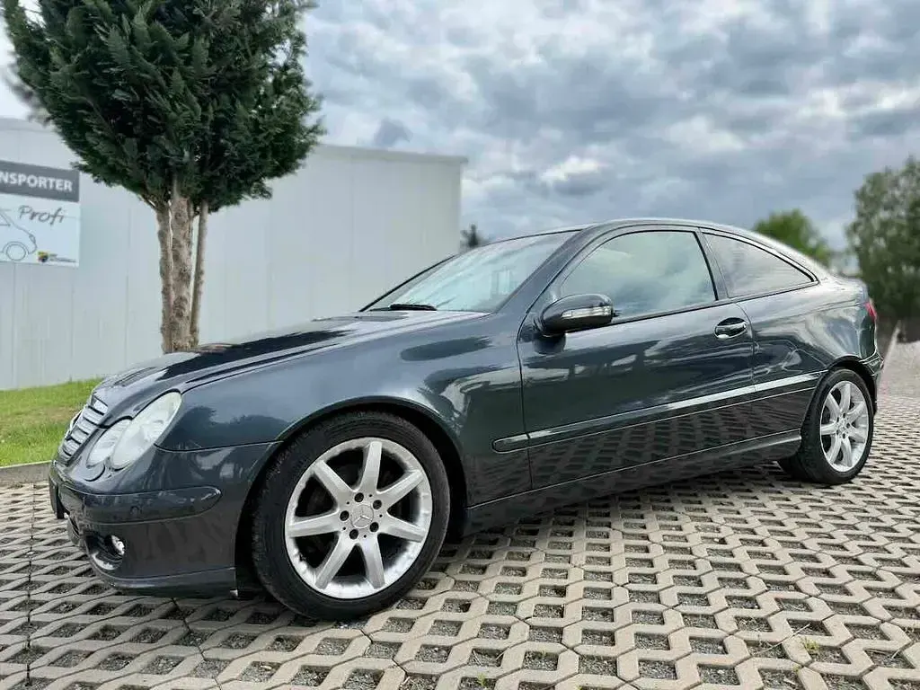 Gebraucht Mercedes C180 143 PS (105 kW) 2008 Grau Coupé